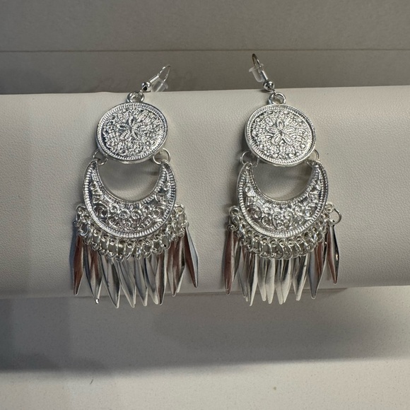 Silver Boho Tassel Drop Earrings New - Picture 3 of 5